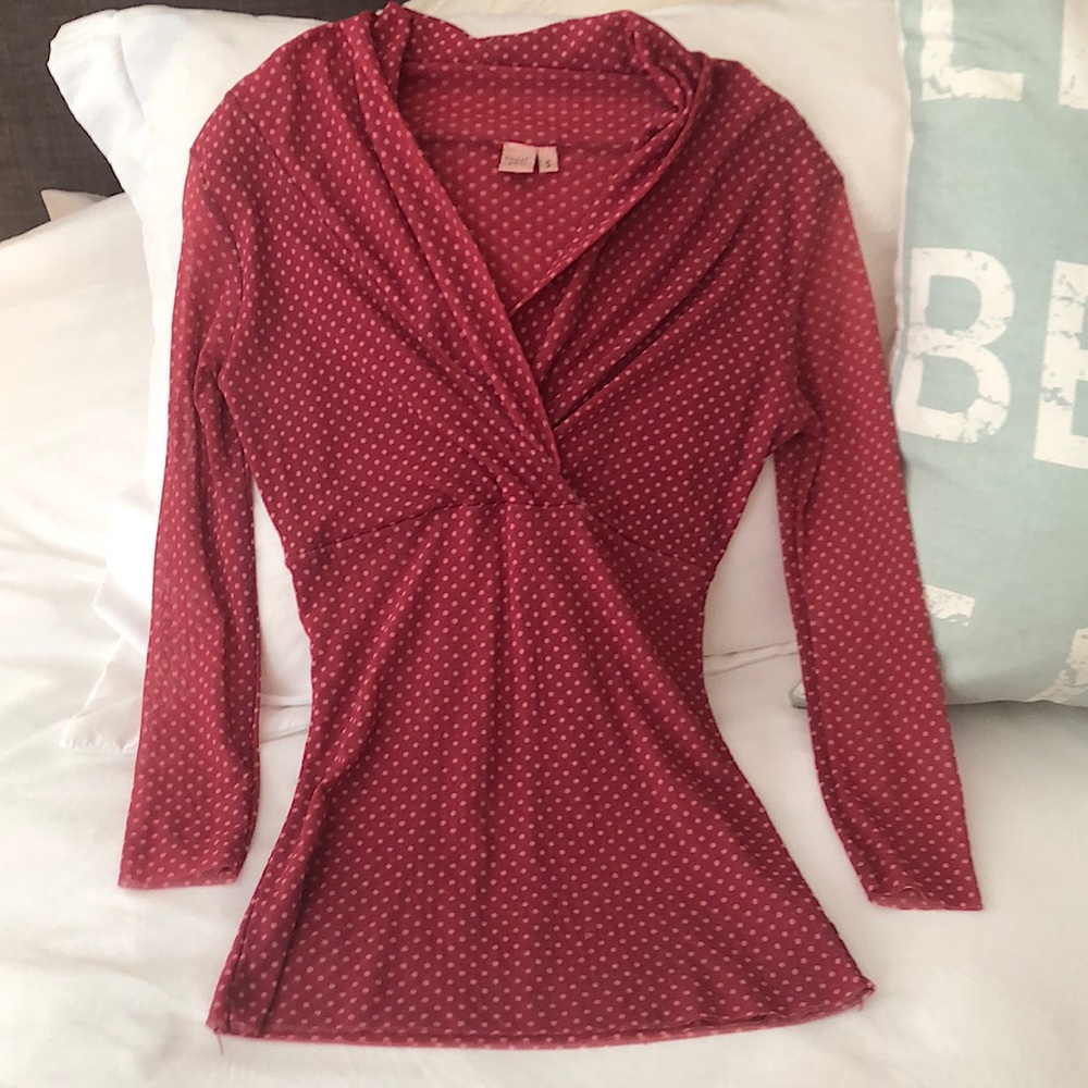 Sweet Pea burgundy polka pot long sleeve v-neck flattering blouse